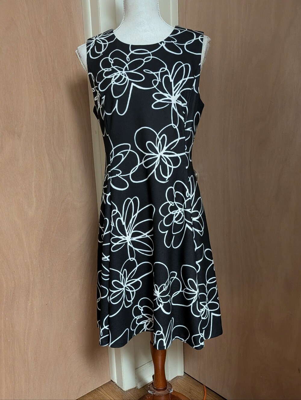 DKNY Black White Floral Print Sleeveless A-Line Dress Size 10